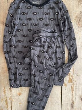 Kickee Pants pajamas - size 10 - spiders/Halloween